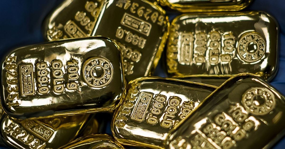 آفاق الاقتصاد الأميركي الضعيفة تعيد للذهب بريقه