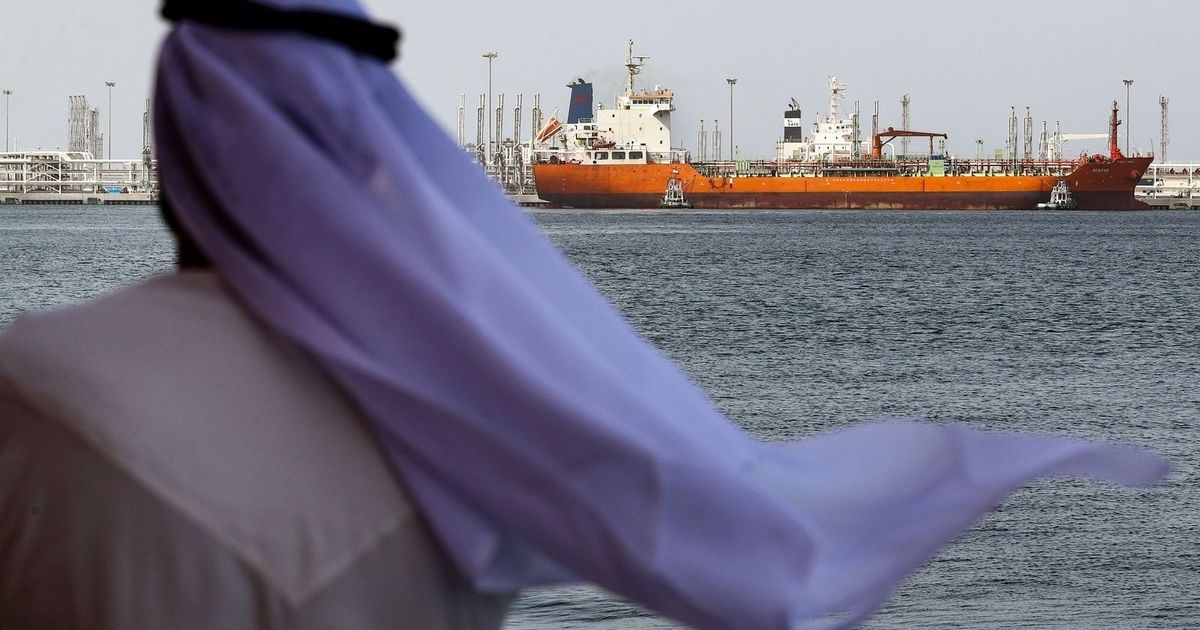 نفط الشرق الأوسط ينتعش مع شحّ إمدادات الديزل والعقوبات الأوروبية