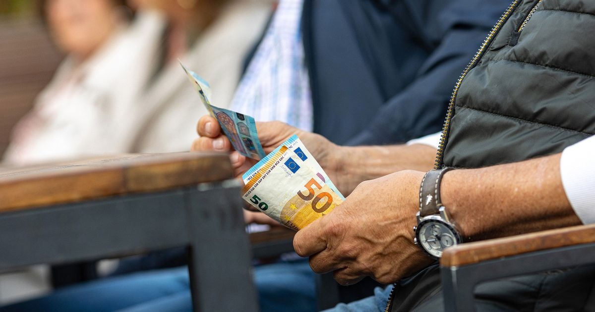 اليورو أمام مفترق طرق مع اقترابه من سعر صرف 1.2 دولار