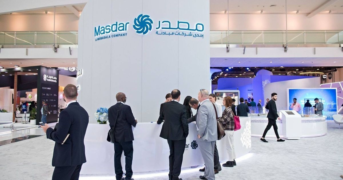 "مصدر" الإماراتية تجمع مليار دولار من بيع سندات خضراء
