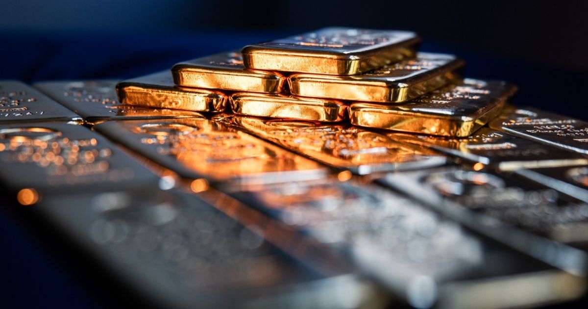 الذهب يرتفع مع دعوة ترمب لإخلاء طهران وتزايد الطلب على الملاذات الآمنة