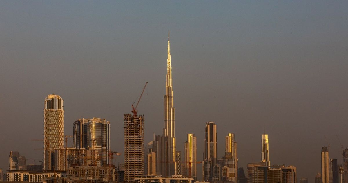 "دبي القابضة" تعزز حجم الطرح الأولي لصندوق استثمار عقاري ضخم