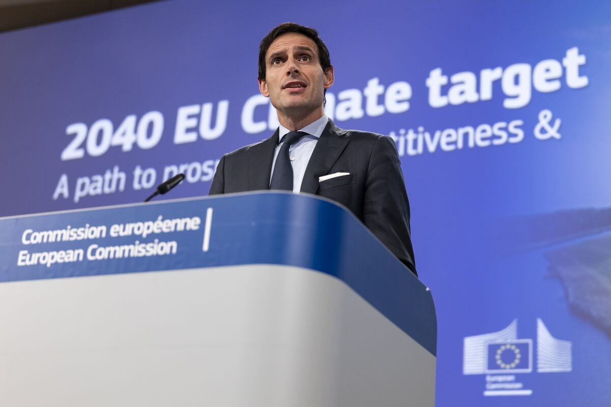 EU Proposes Joint Borrowing to Finance €400 Billion Crisis Tool