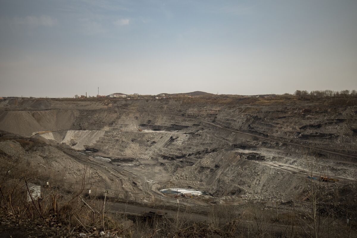 China OKs Rare Earth Exports to US Carmakers, Reuters Says