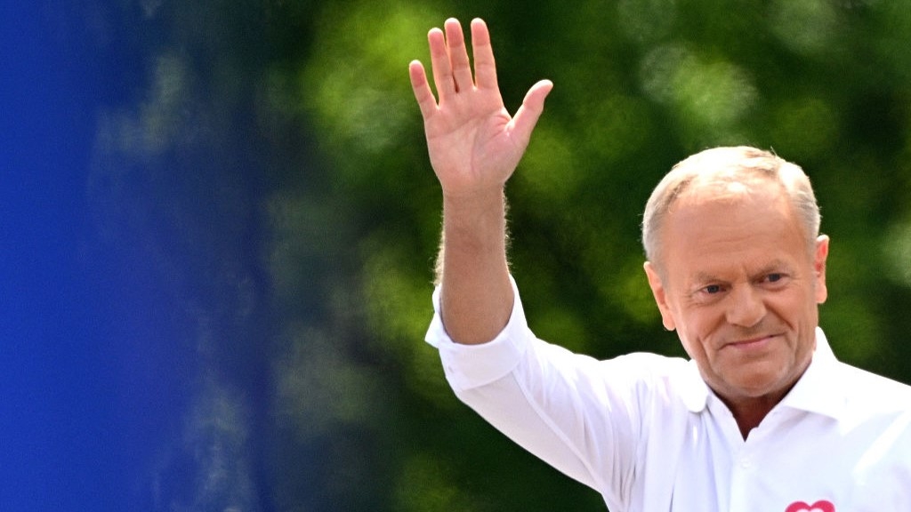 Poland: Tusk Calls for Confidence Vote in His Government