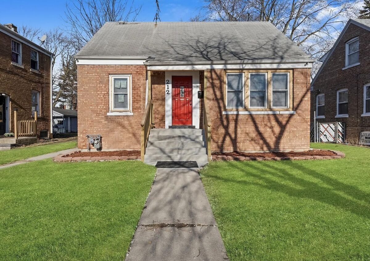 Chicago Suburb Plans to Seize Pope Leo's Childhood Home