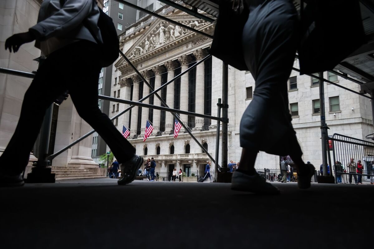 Traders Wary of Bold Bets Drag Credit Volatility Near Record Low