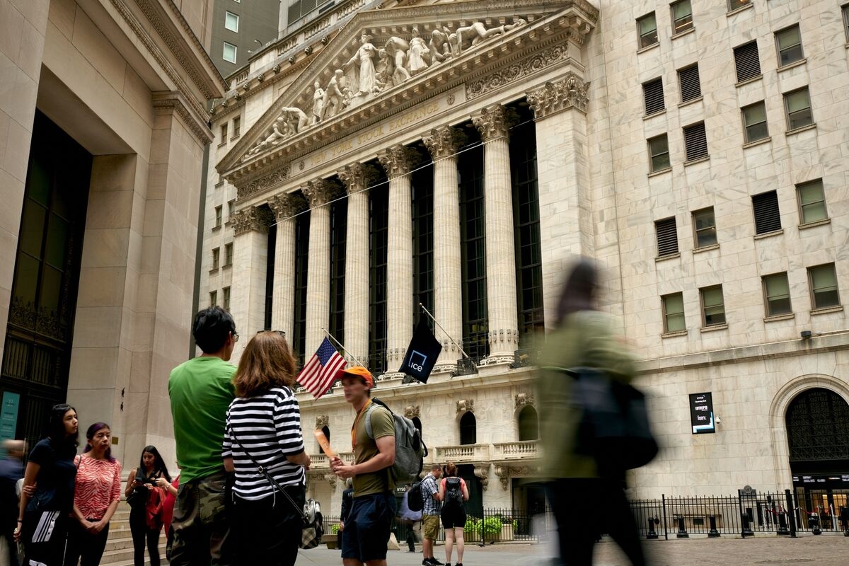 Bank Stocks Near Record With Buyback, Dividend Boosts on Horizon