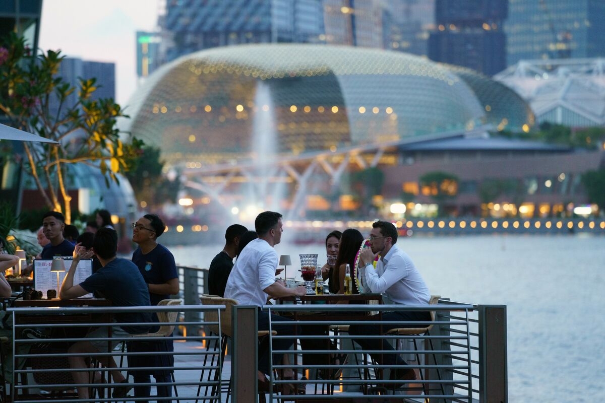 Singapore Is Warning of a Recession: Here's What to Look For