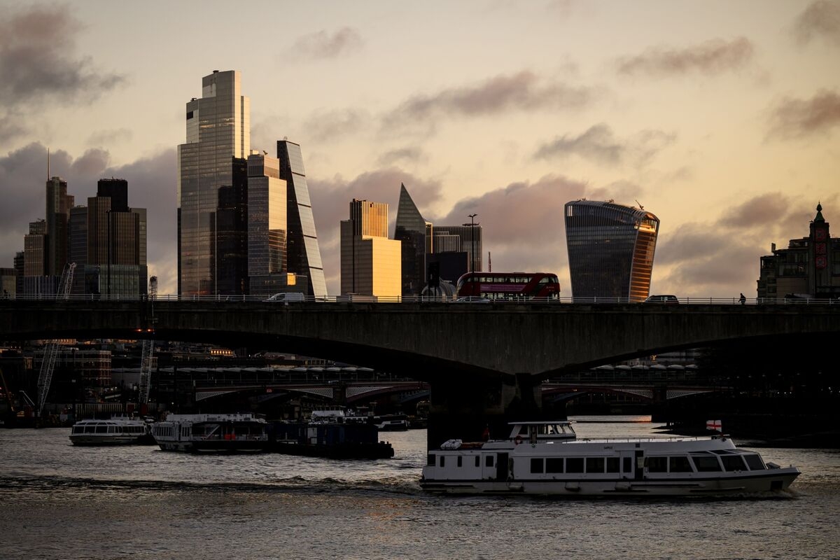 UK Will Launch Market for Private Share Sales Later This Year
