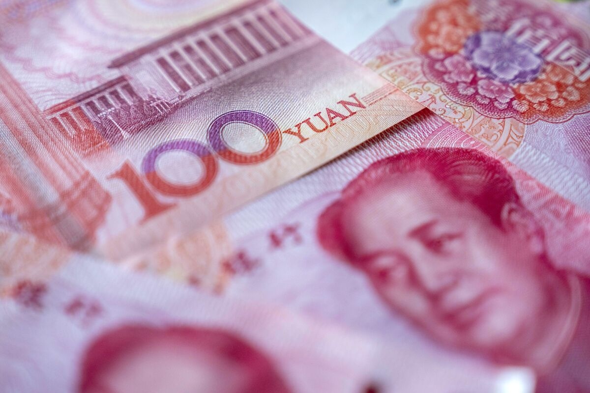 China Urged by Think Tanks to Strengthen Yuan Amid Trade Tension
