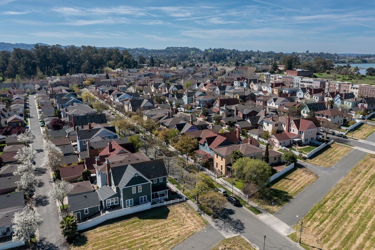 US Mortgage Rates Rise for a Third Time While Sticking Below 7%
