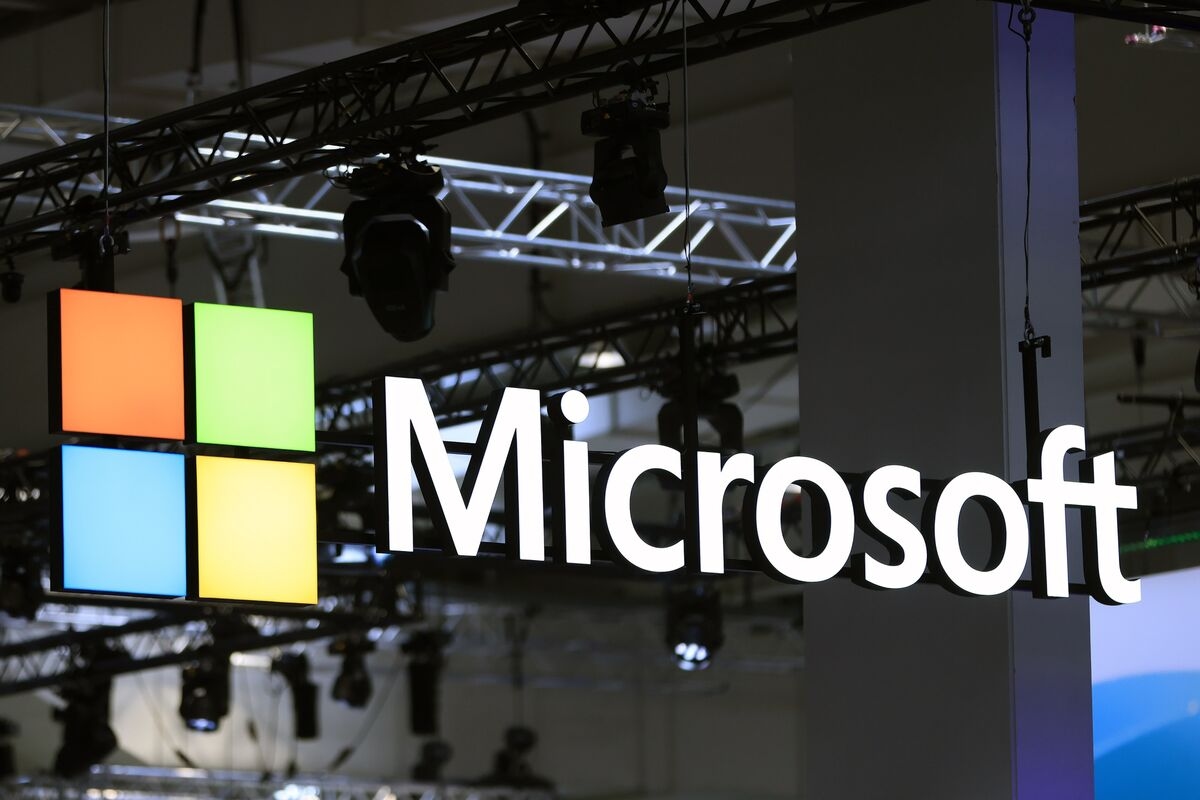 Microsoft's Job Cuts Point to Squeeze From Rising Expense of AI