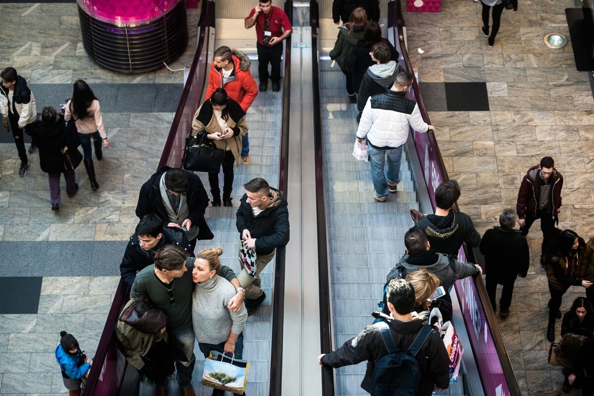 Hungary's Retail Sales Rebound Counters Industry Output Decline
