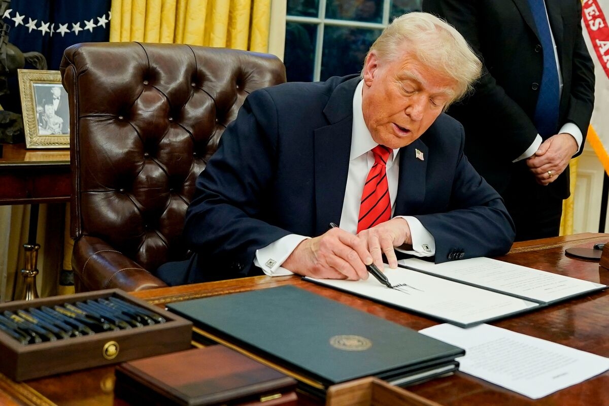 Federal Job Seekers Will Be Quizzed on Trump's Executive Orders