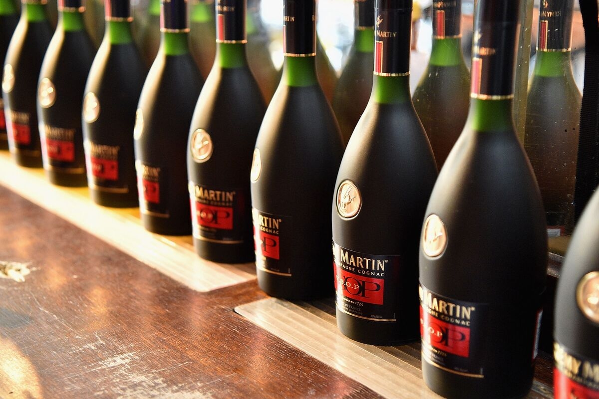 French Cognac Makers Rise on Reported Deal to End China Spat