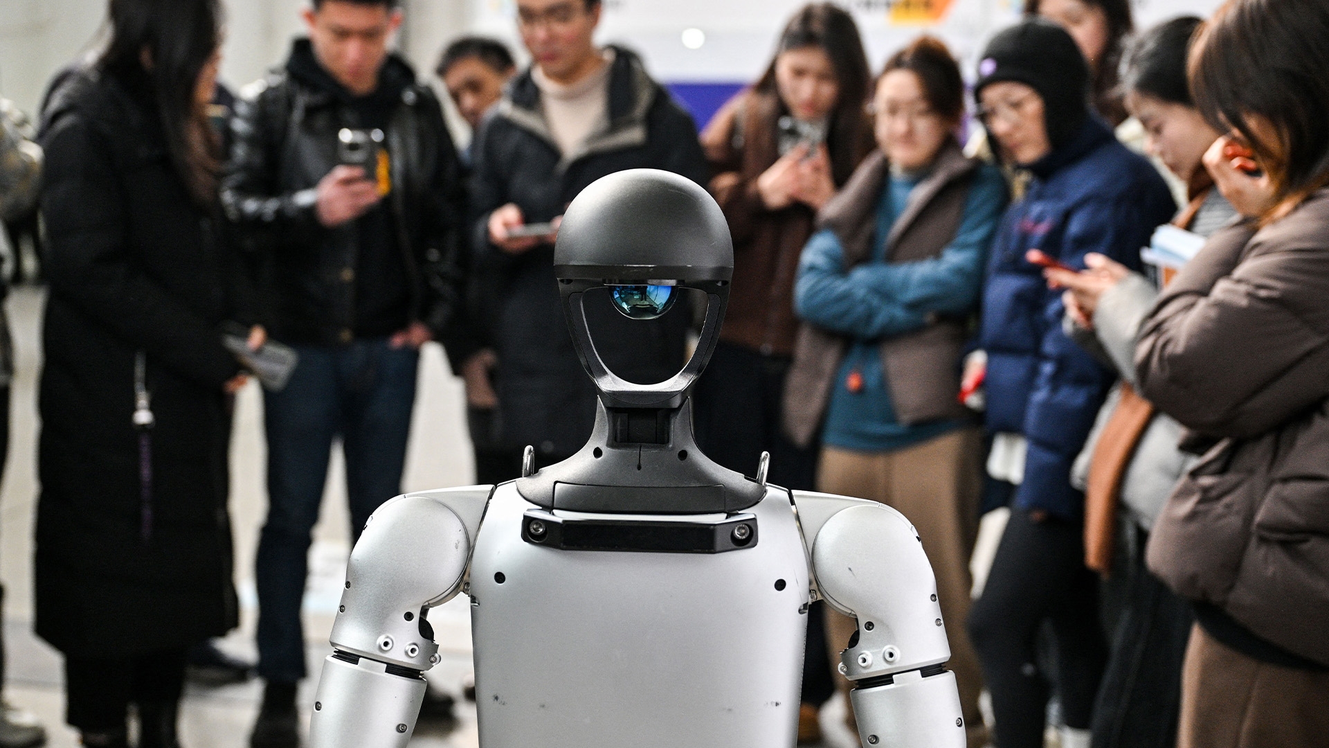 China's Startups Race to Dominate Humanoid Robot Market