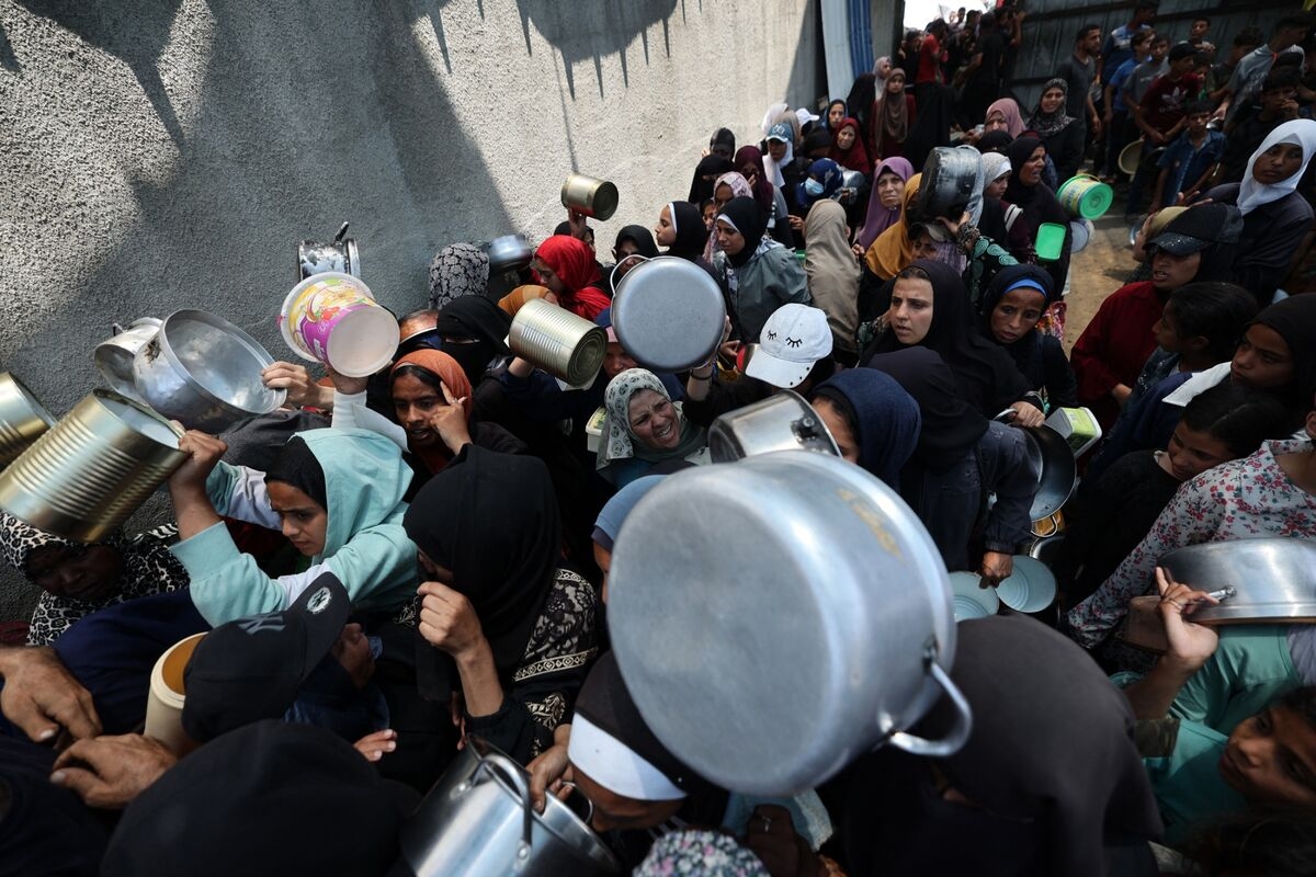 Israel-Backed Gaza Aid Group Suspends Operations for Second Day