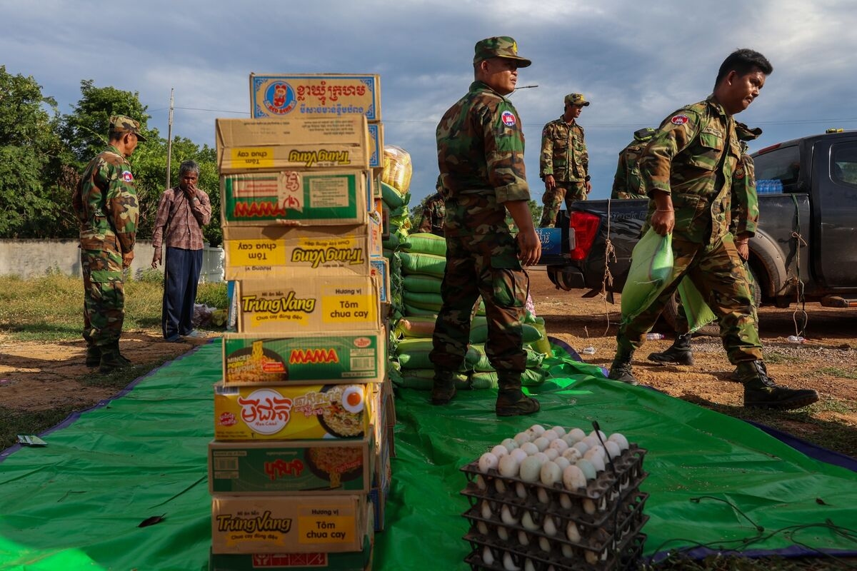 Thai-Cambodian Truce Tested as Monitors Head to Disputed Border