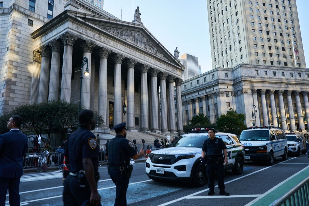 Trump DOJ Sues NY Over Law Blocking ICE Arrests at Courthouses