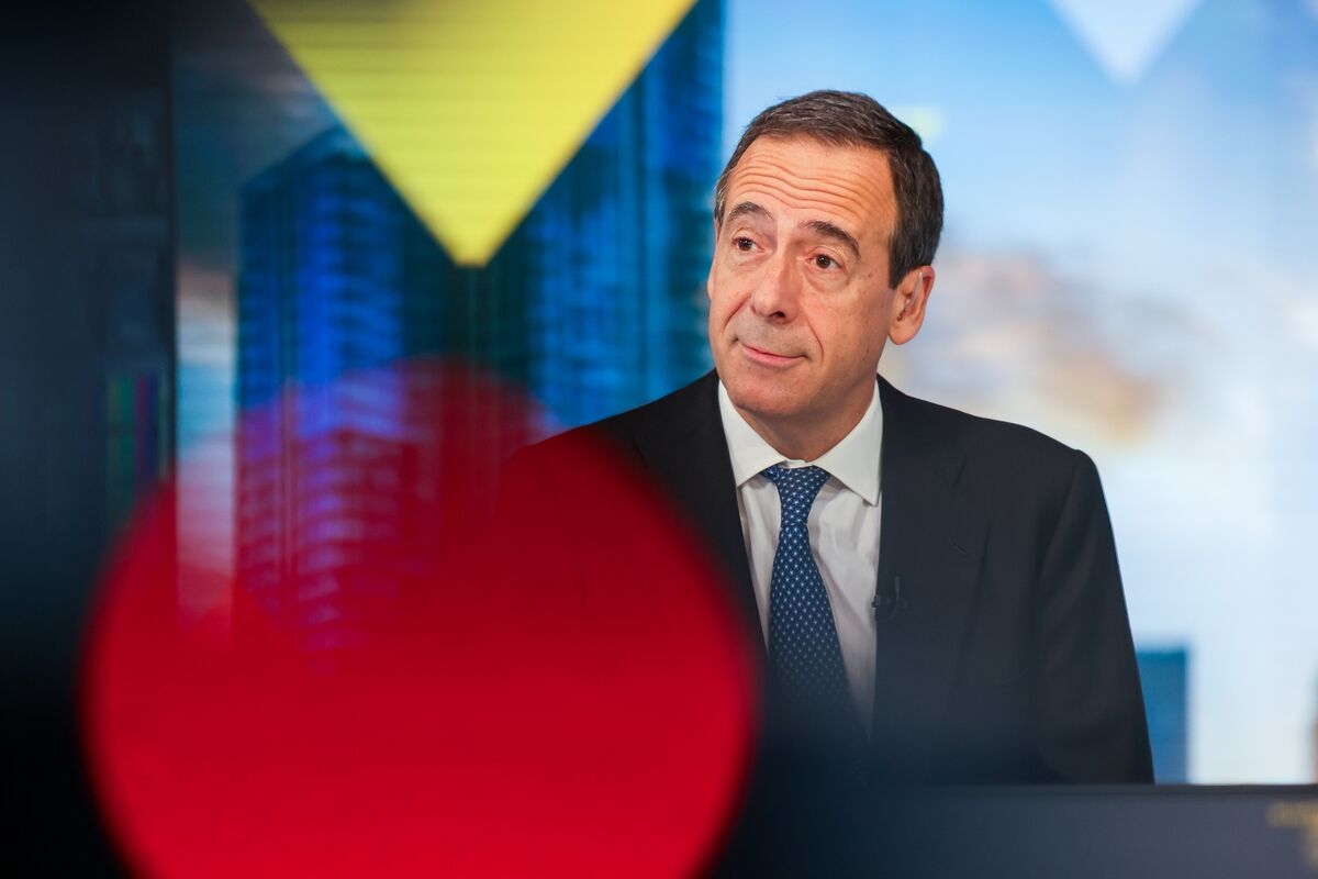 Caixabank is Not Looking at Doing Acquisitions, Says Bank CEO