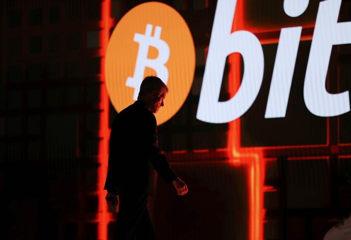 Michael Saylor Shifts to Using Preferred Shares to Buy Bitcoin as Criticism Rises