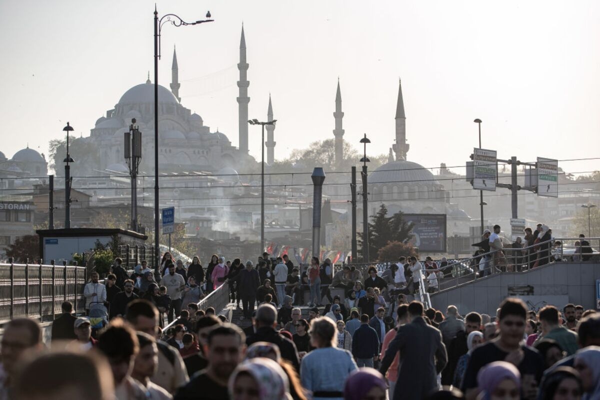 Turkey Probes Zorlu Holding CEO Over Islamic Holy Month Email