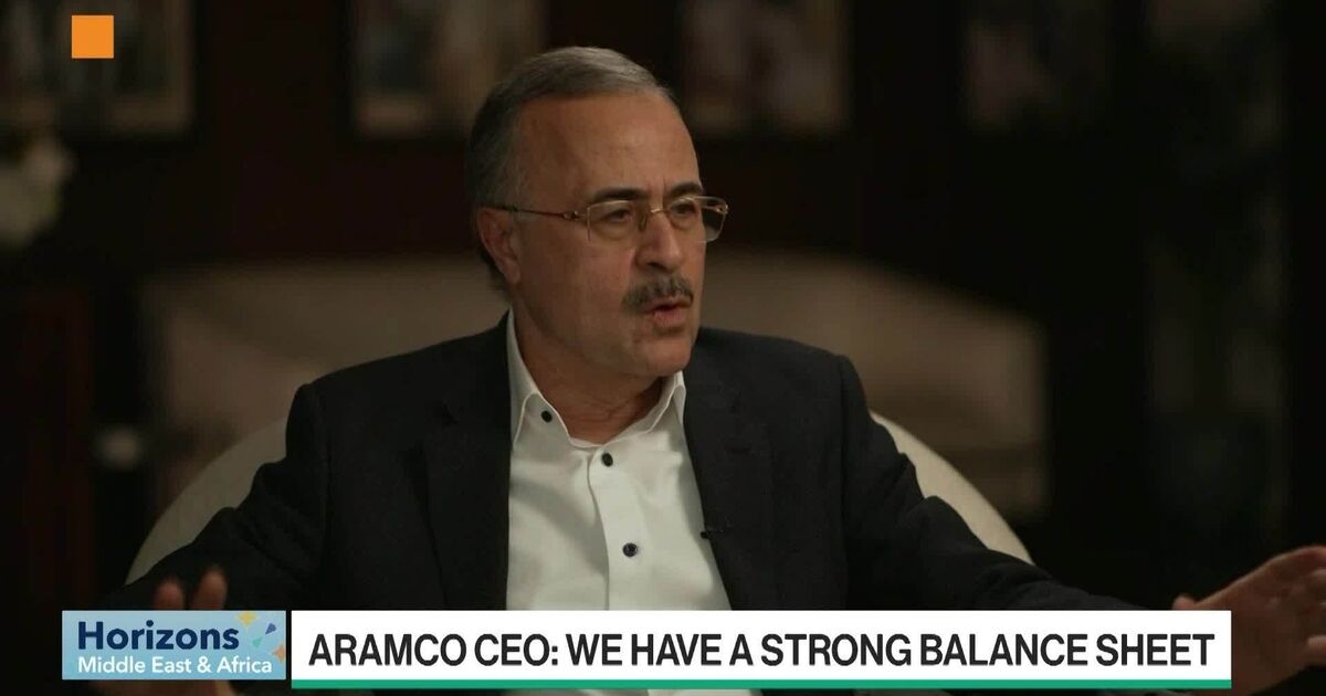 Aramco to Keep Borrowing Amid Cash Flow Squeeze