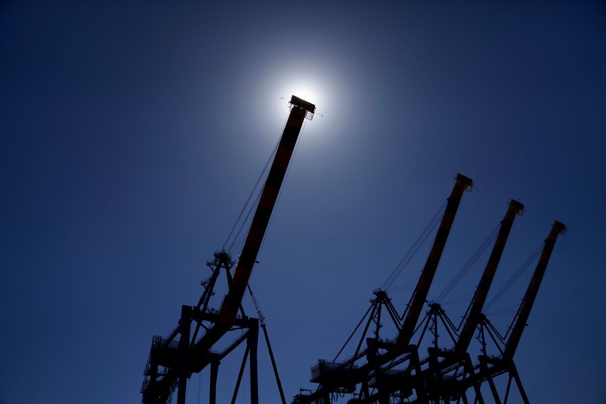 Trump Crane Tariffs Would Cost US Ports $6.7 Billion, Group Says