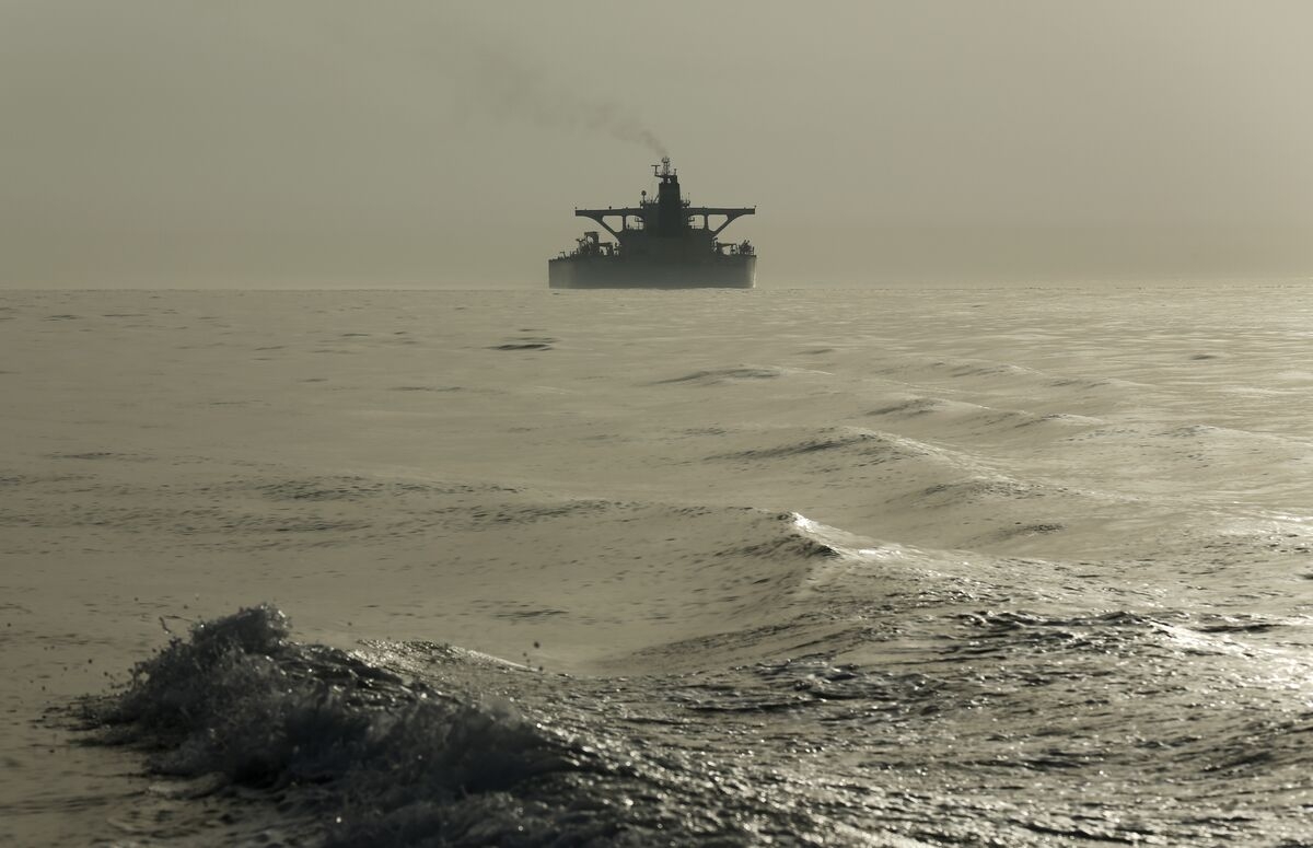 Sanctioned Russian Oil Vanishes From Tracking in Gulf of Oman
