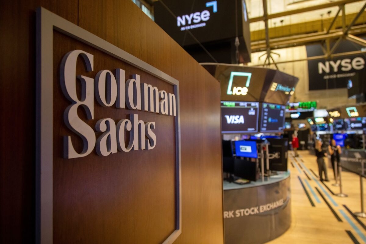 Goldman Demands Junior Banker Fealty in PE Rivalry