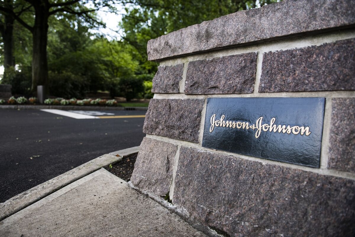 J&J Passes AstraZeneca in Blockbuster Cancer Race — For Now
