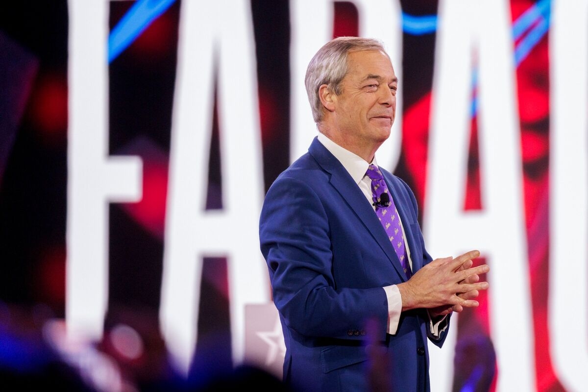 Farage's Rise Calls Bank of England Independence Into Question