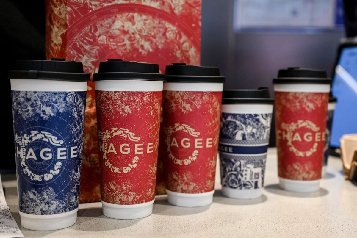 Chinese Tea Chain's US Shares Rise 43% as IPO Defies Volatility