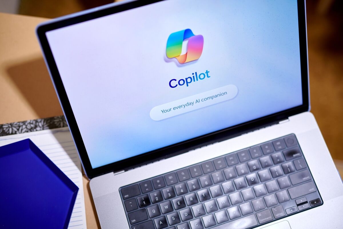 Microsoft's Copilot Will Browse the Web With You in New Update