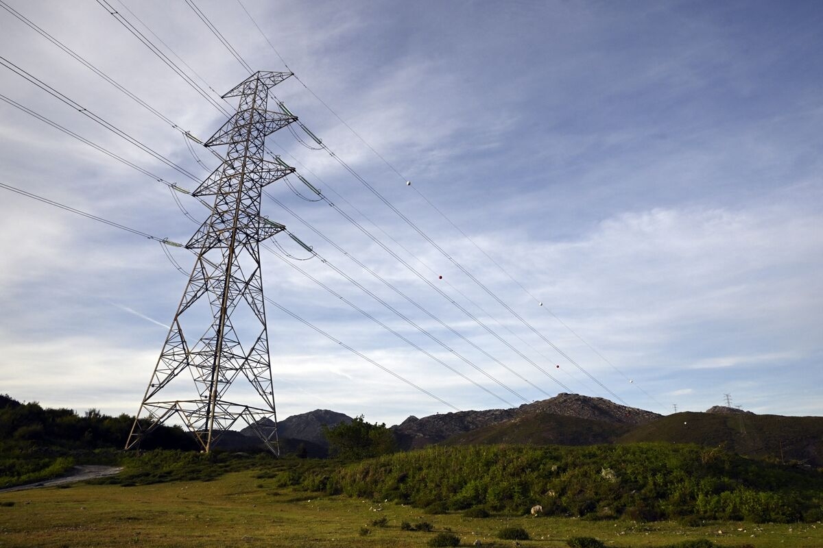 Spain Working With France, Portugal to Make Grid More Robust