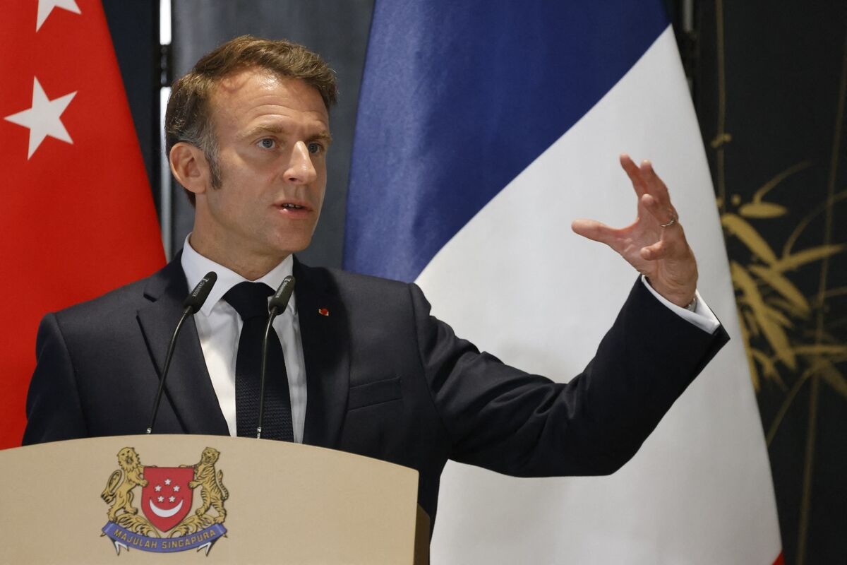 France Inks Deal with Singapore as Macron Courts Southeast Asia