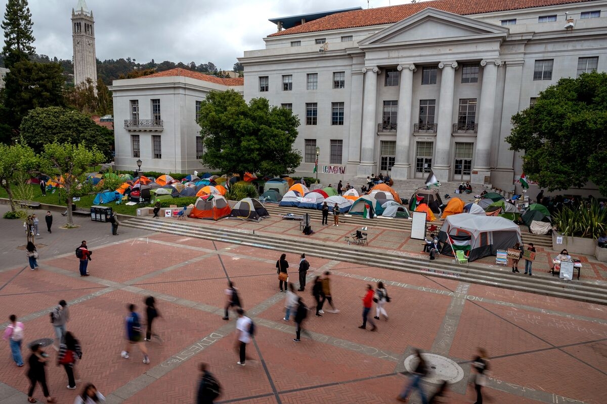 Trump Turns His Ire to University of California