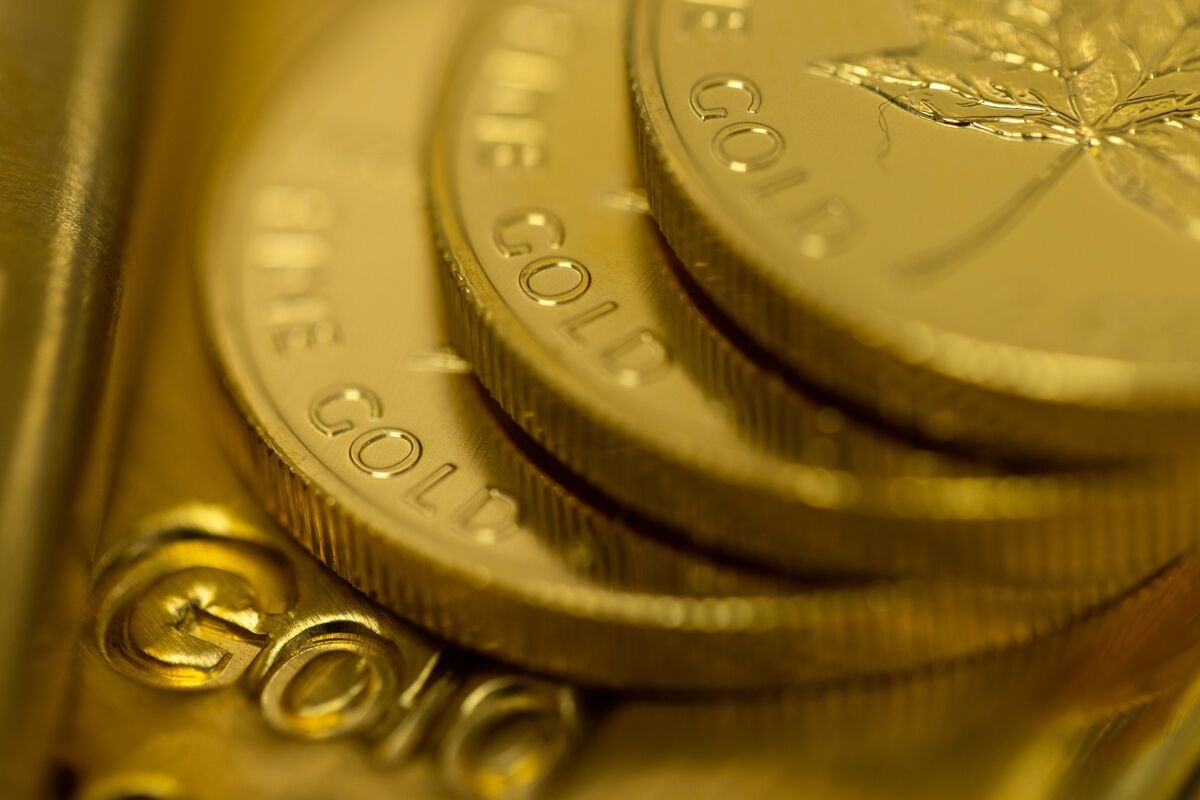 Gold Holds Decline as EU-US Trade Talks Weigh on Haven Demand