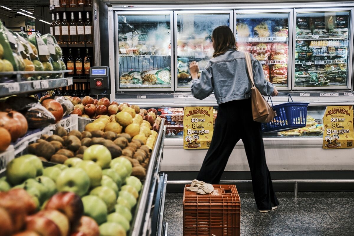 Brazil's Economy Surges Again as High Rates Fail to Dent Growth