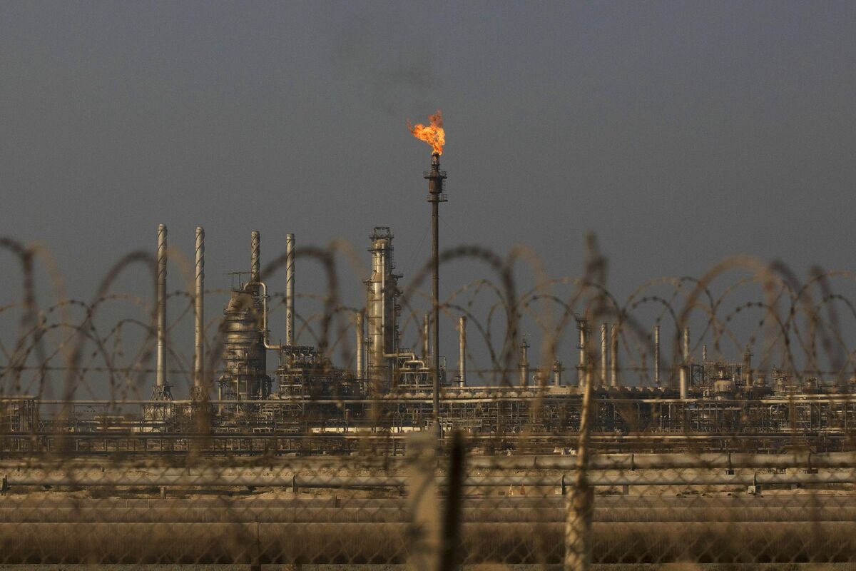 Oil Advances as OPEC+ Supply Boost Vies With Geopolitical Risk