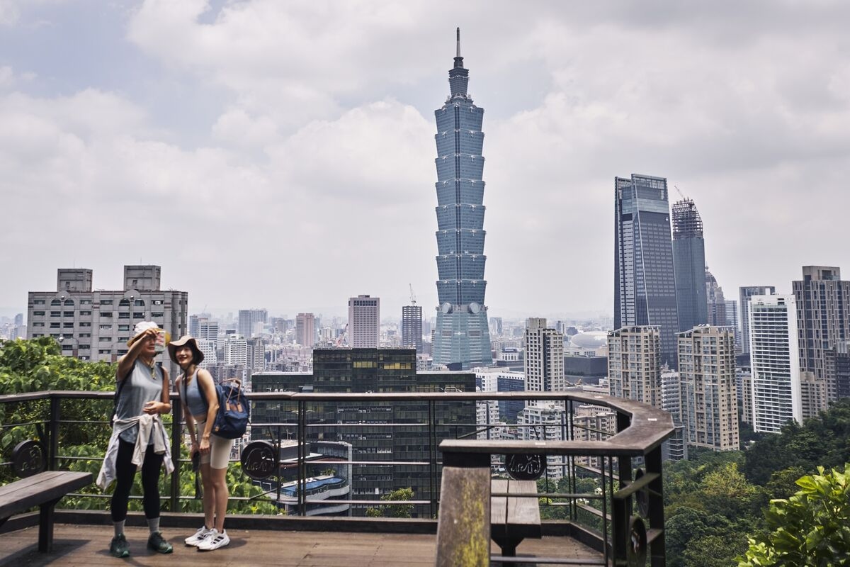 Taiwan to Revise Growth Outlook for First Time Since US Levies