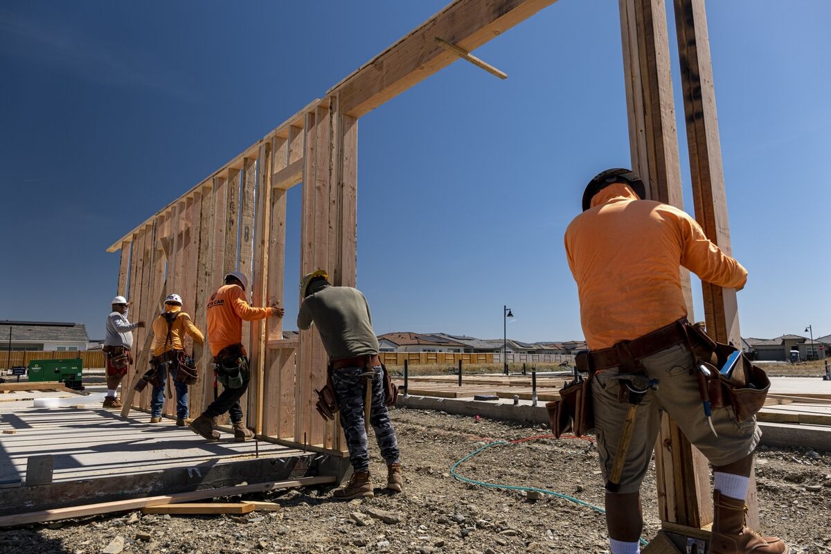 US Homebuilder Confidence Edges Up After Budget Bill Passage