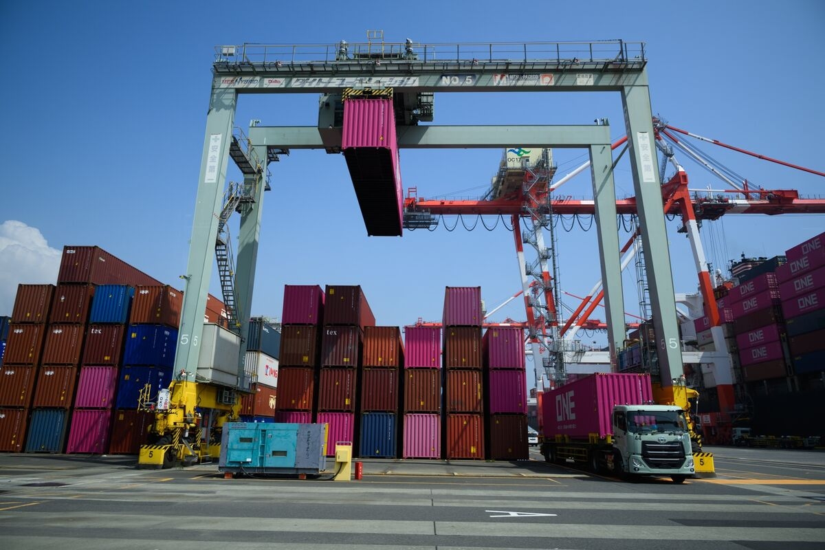 Confusion Over Tariff Stacking Hampers Japan's Bid to Pin Down US Trade Deal