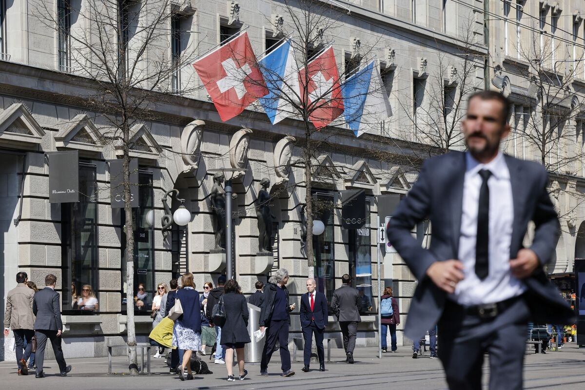 Swiss Growth Revised Up on US Export Surge Before Trump Tariffs