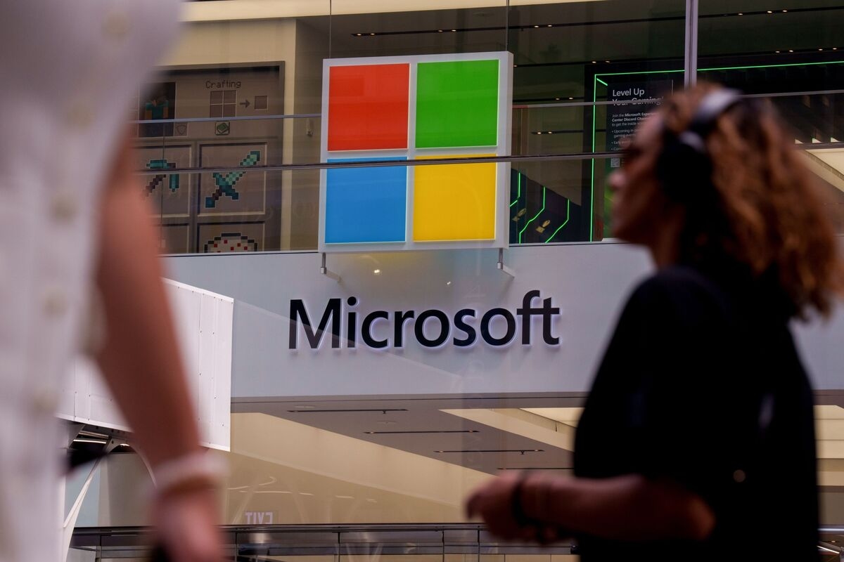 Hedge Funds Add Microsoft, Netflix in Position Shuffle: 13F Wrap