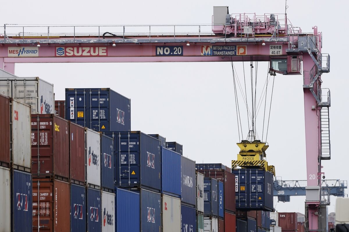 Japan's Exports Fall as US Tariffs Stoke Recession Risks
