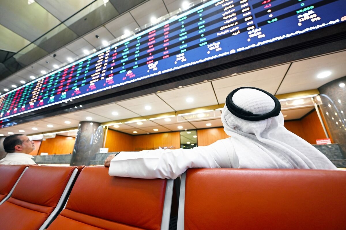 Kuwait, Oman Slip as Mideast Stock Markets React to US Attacks