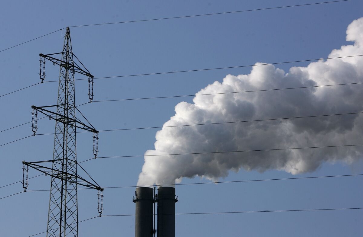 Norway's $1.9 Trillion Wealth Fund Calls Out Banks Over Emissions Reports