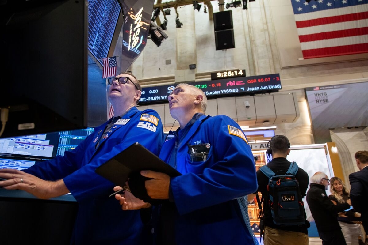 Investors Pin Their Hopes on Earnings and the Fed